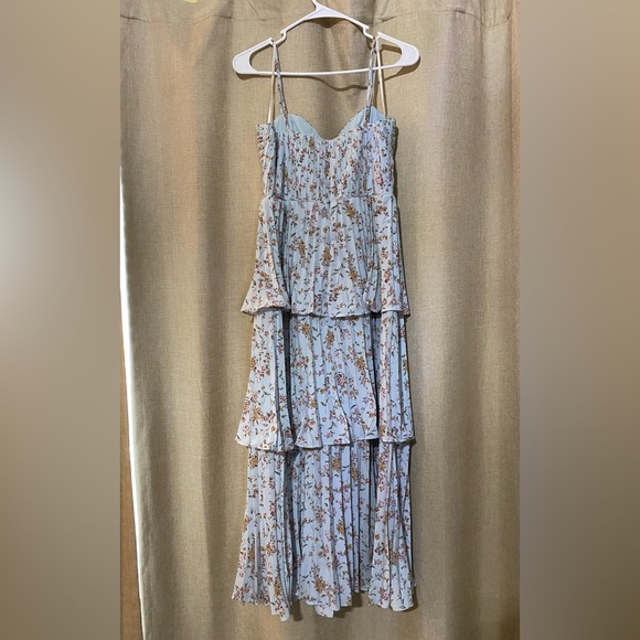 Lulus tiered midi dress - Picture 2 of 3